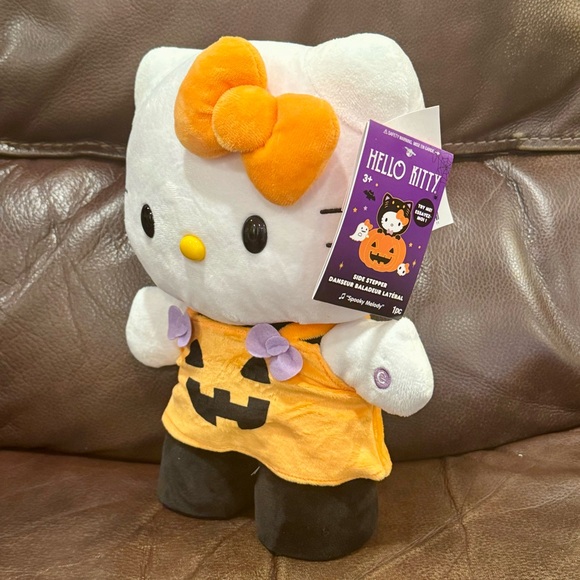 Hello Kitty in Pumpkin Dress Musical Dancing Halloween Side Stepper - Picture 5 of 10